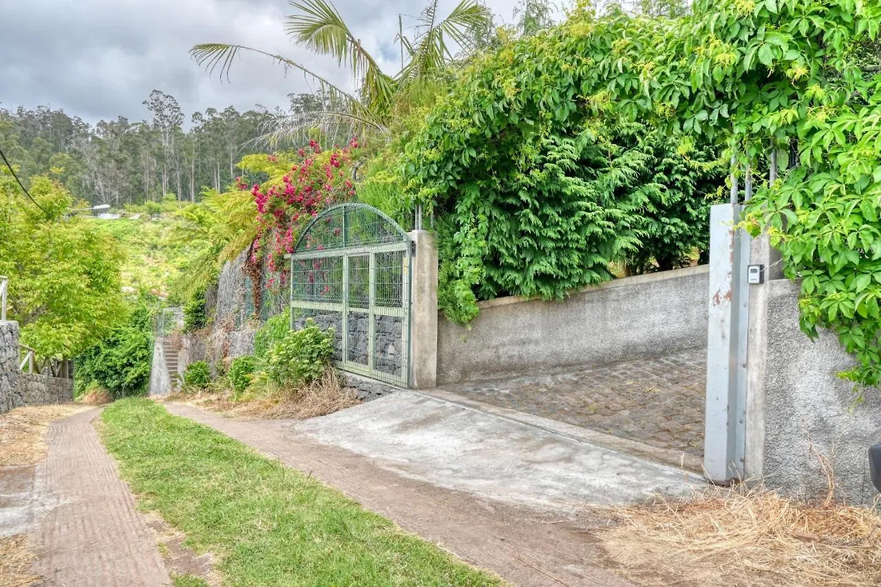 Chalet Da Nogueira, A Home In Madeira location